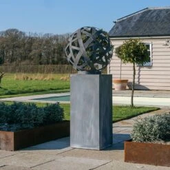 Deko Garten Kugel Aus Metallstreifen In Grau Oder Rost - Leforida -Pflanz Traum Verkaufsgeschäft deko garten kugel aus metallstreifen in grau oder rost leforida6