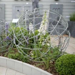 Deko Kugel Für Den Außenbereich Aus Metall Mit Rundstreben - Ollegiro Meno 9 Deko Kugel Für Den Außenbereich Aus Metall Mit Rundstreben - Ollegiro Meno -Pflanz Traum Verkaufsgeschäft deko kugel fuer den aussenbereich aus metall mit rundstreben ollegiro meno4