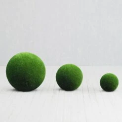 Drei Kugeln Aus GFK & Kunstrasen Als Schlichte Topiary Gartendeko - Kula Set 7 Drei Kugeln Aus GFK & Kunstrasen Als Schlichte Topiary Gartendeko - Kula Set -Pflanz Traum Verkaufsgeschäft drei kugeln aus gfk kunstrasen als schlichte topiary gartendeko kula set3