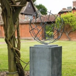 Kunstvolle Deko Gartenplastik Kugel Aus Rundstahl - Juremala