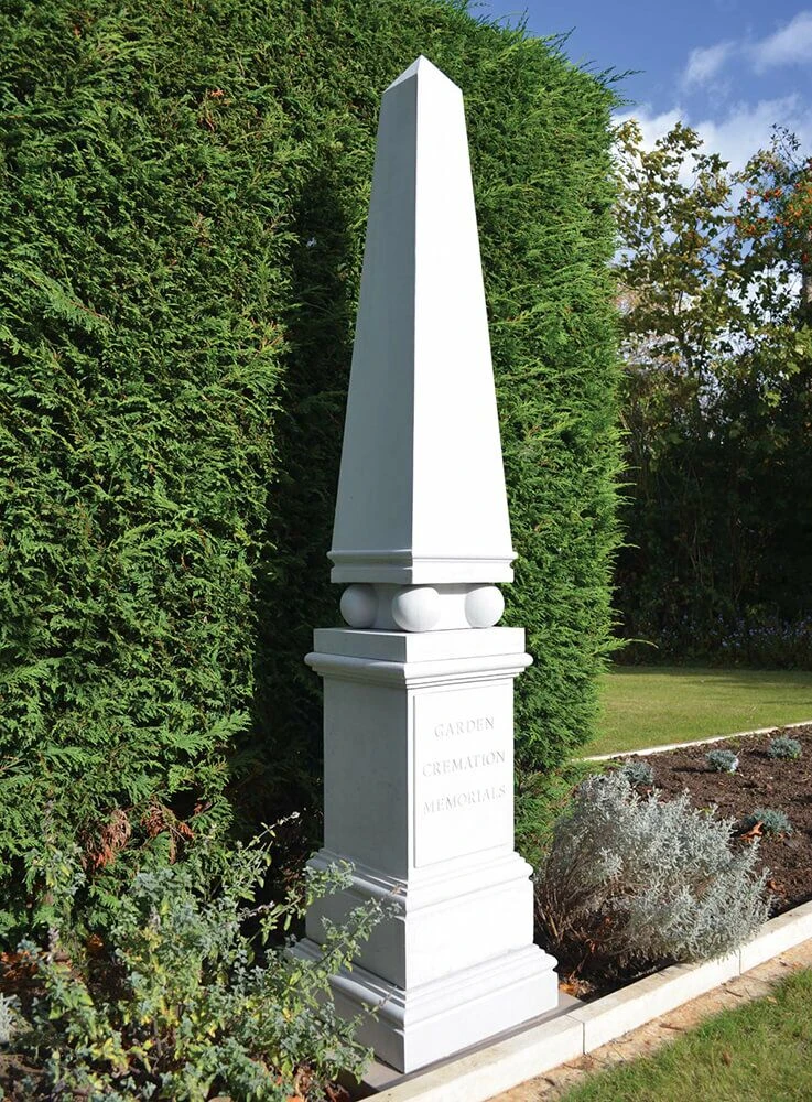 Obelisk Aus Sandsteinguss Mit Sockel Zur Gravur - Berthun Park 4 Obelisk Aus Sandsteinguss Mit Sockel Zur Gravur - Berthun Park – Bild 2